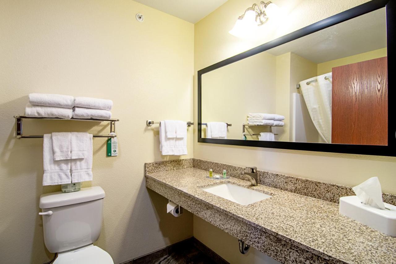 Cobblestone Hotel & Suites - Paxton Экстерьер фото