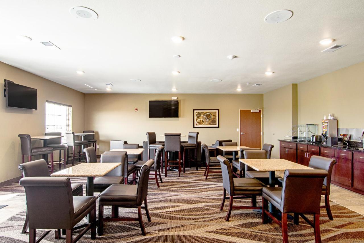 Cobblestone Hotel & Suites - Paxton Экстерьер фото