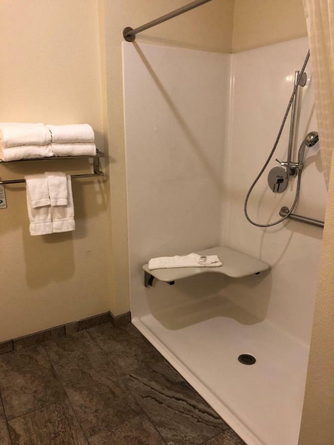 Cobblestone Hotel & Suites - Paxton Экстерьер фото